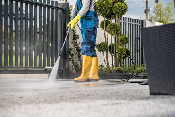 Best Factory Floor Cleaning  in Caoncito, NM